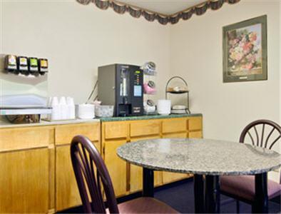 America'S Best Value Inn Statesville Restaurant photo